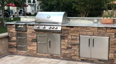 Mid-Range Outdoor Kitchen Built By Keystone Pavers, LLC.