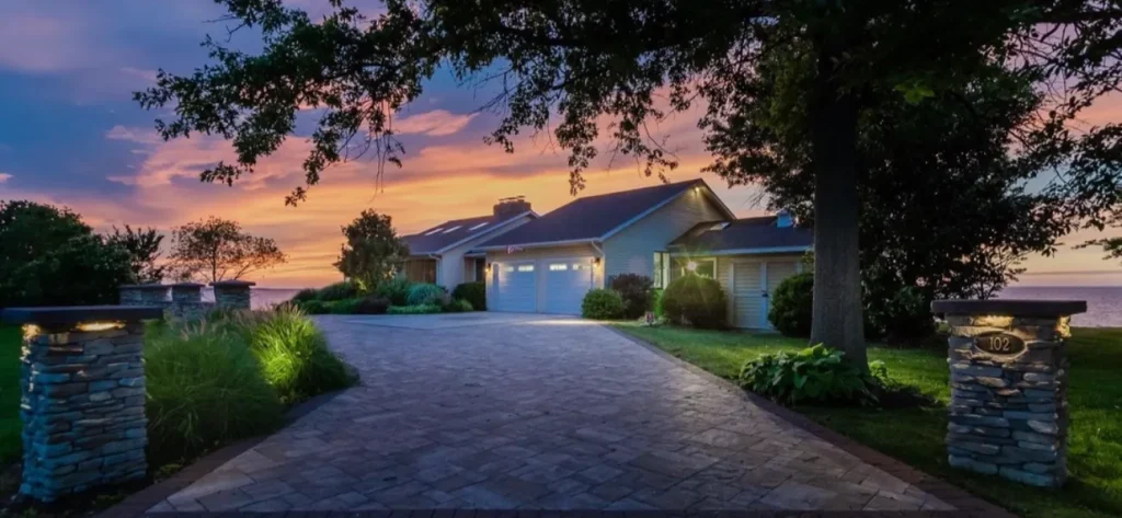 paver driveway and walkway landscape lighting thumbnail
